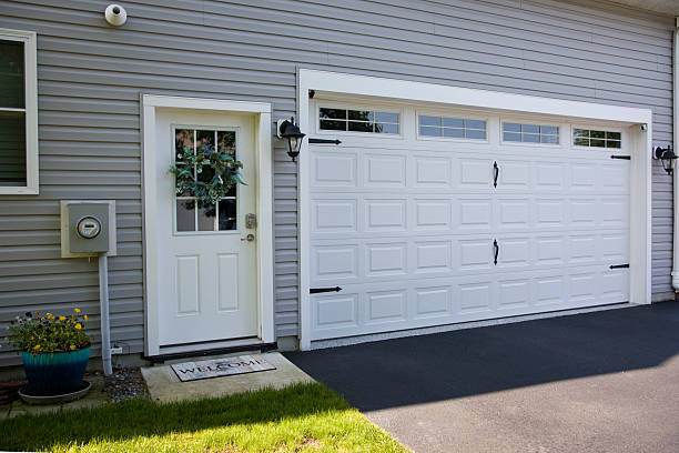 24/7 Emergency Garage Door Panel Replacement experts in Haviland, NY